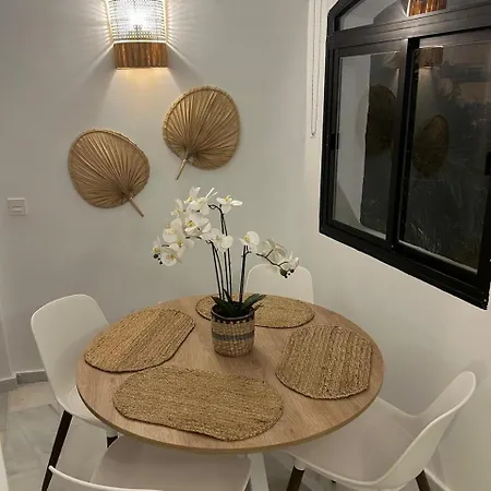 Nomad Milos Y Bali * Marbella
